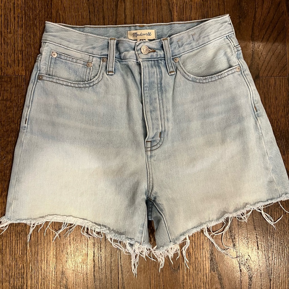 Madewell The Mom Jean Shorts High-Waisted Frayed